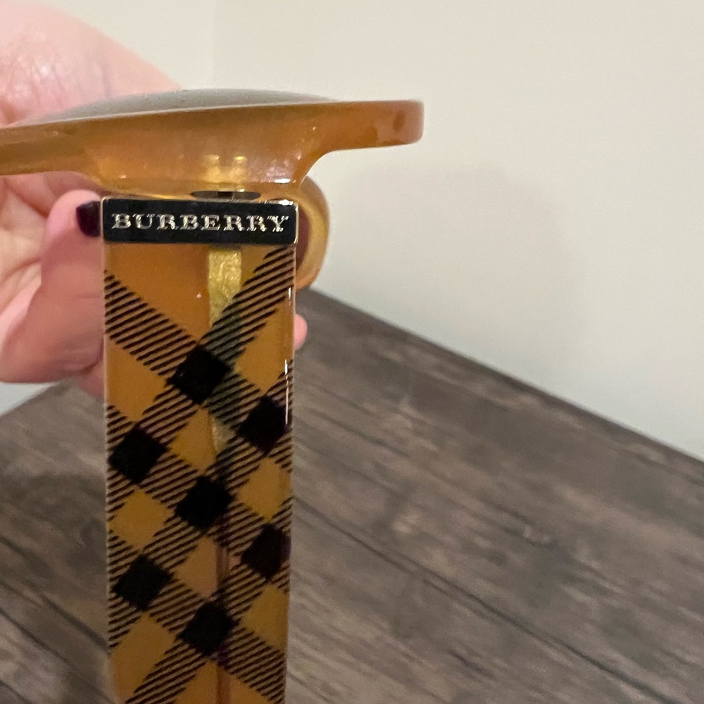 Oversized Burberry Sunglasses - Picture 4 of 7